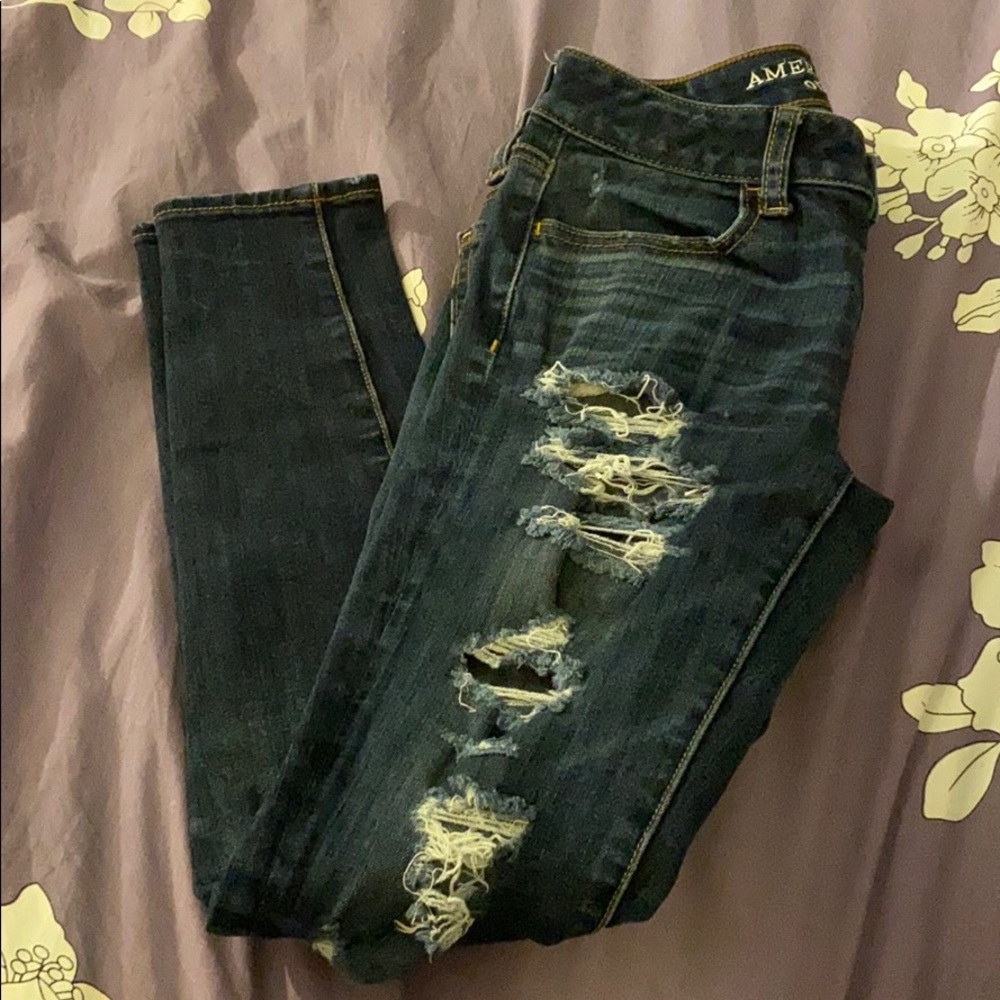 LIKE NEW American Eagle Ripped Jeans Size 0 Short